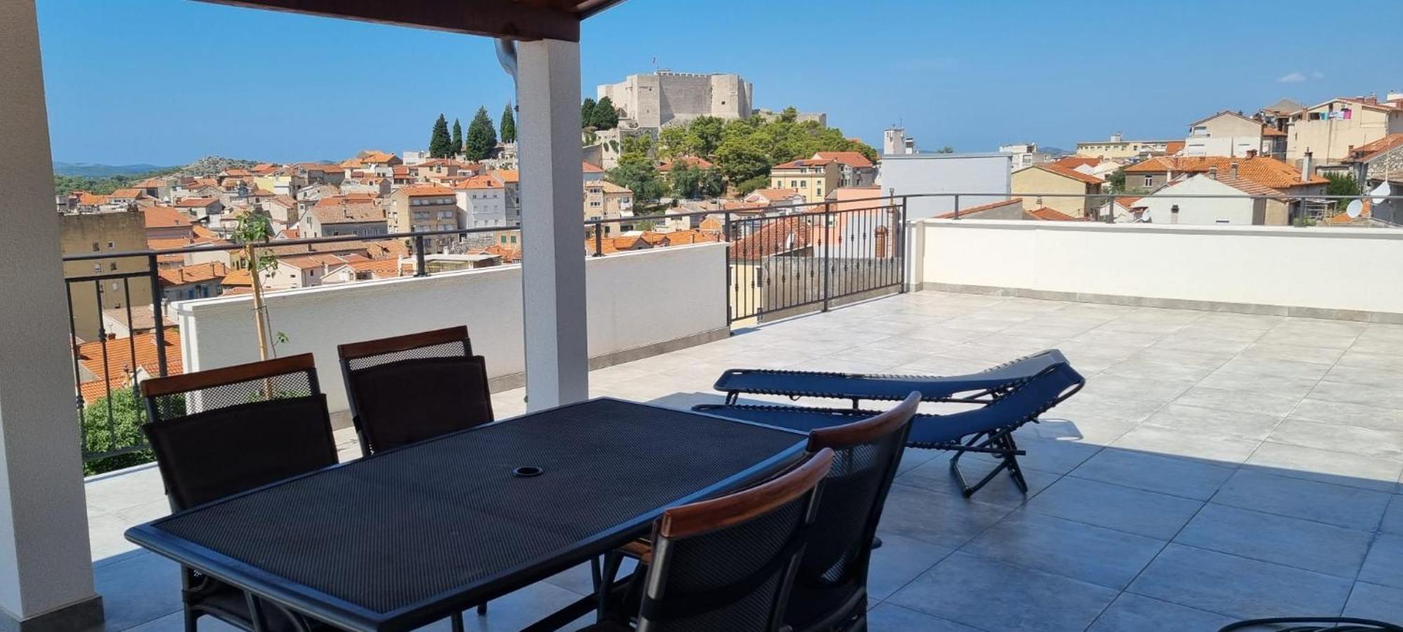 Apartment Bebe In Old Town- With Free Parking *